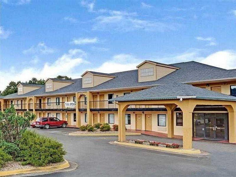 Super 8 Newnan Hotel Kültér fotó