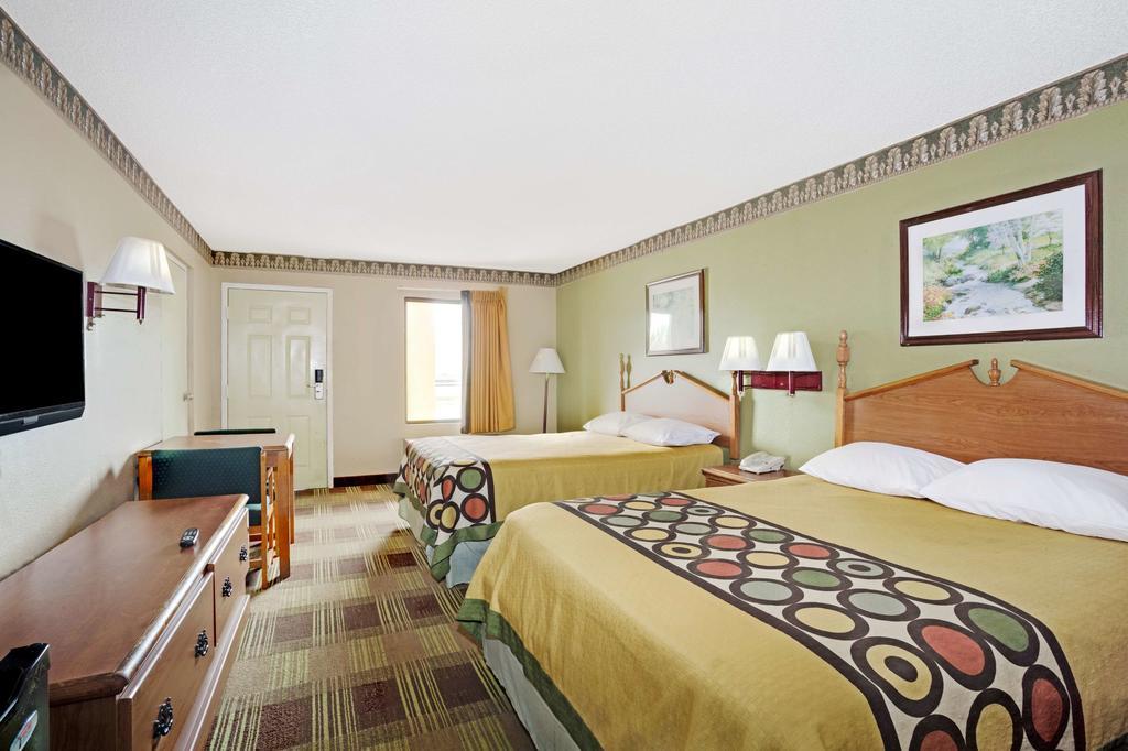 Super 8 Newnan Hotel Kültér fotó