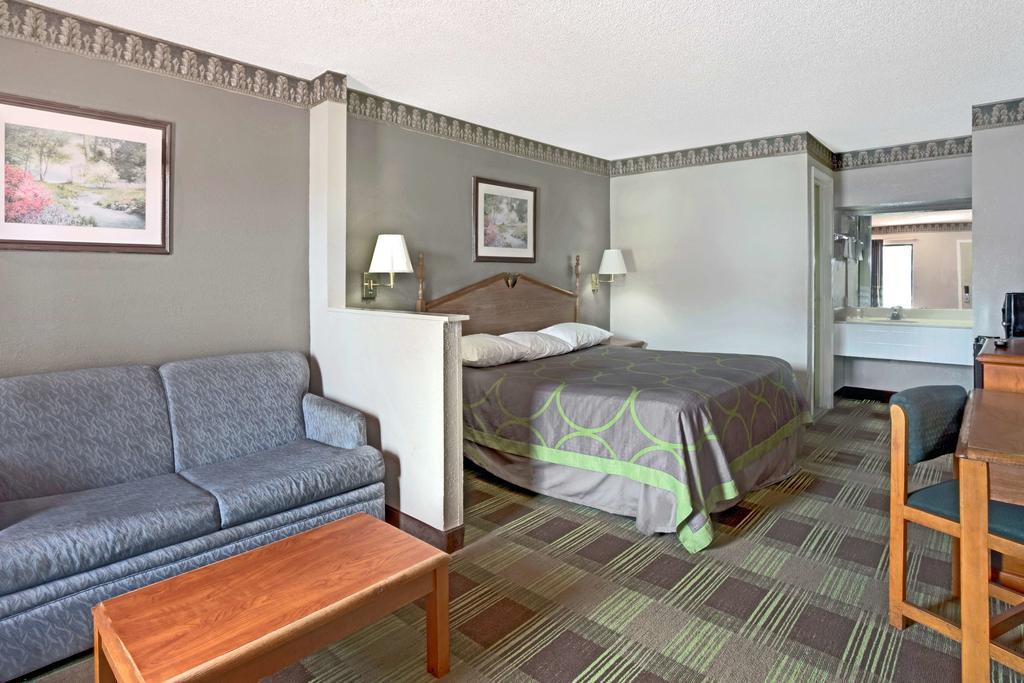 Super 8 Newnan Hotel Kültér fotó