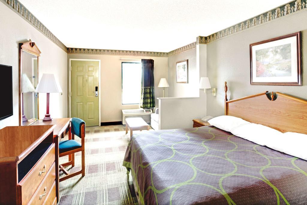 Super 8 Newnan Hotel Kültér fotó